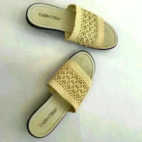 Cabin Creek Shoes - Cabin Creek, woman’s size 7, cream slip on​